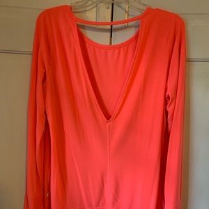 GapFit Breathe Backless Long Sleeve Thumb Holes